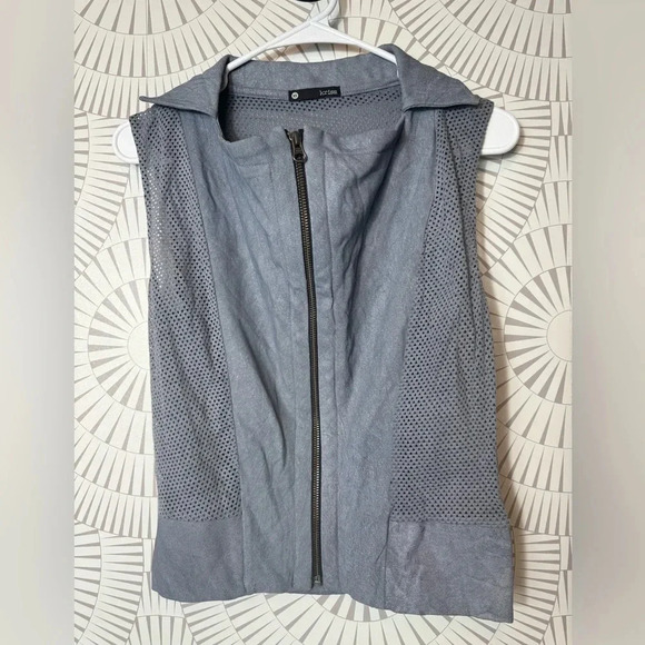 Krisa REVOLVE Brand Women’s Coated Knit Mixed Mesh Vest in Grey‎ Size XS - Picture 1 of 8